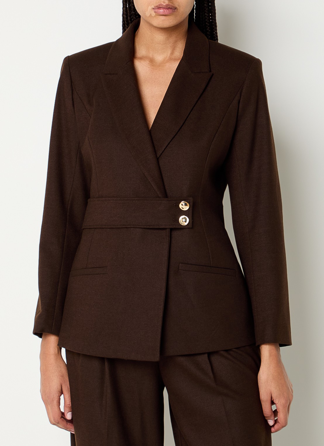 ba&sh Bule blazer met schoudervulling en paspelzakken - detail chocoladebruin