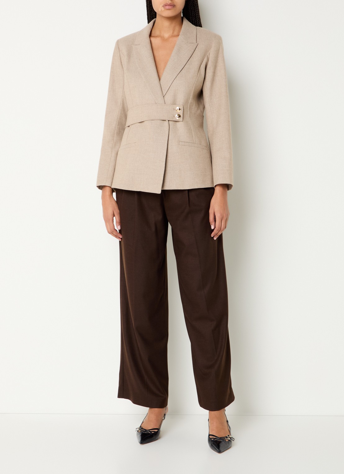 ba&sh Bule blazer met schoudervulling en paspelzakken - voorkant 3 beige