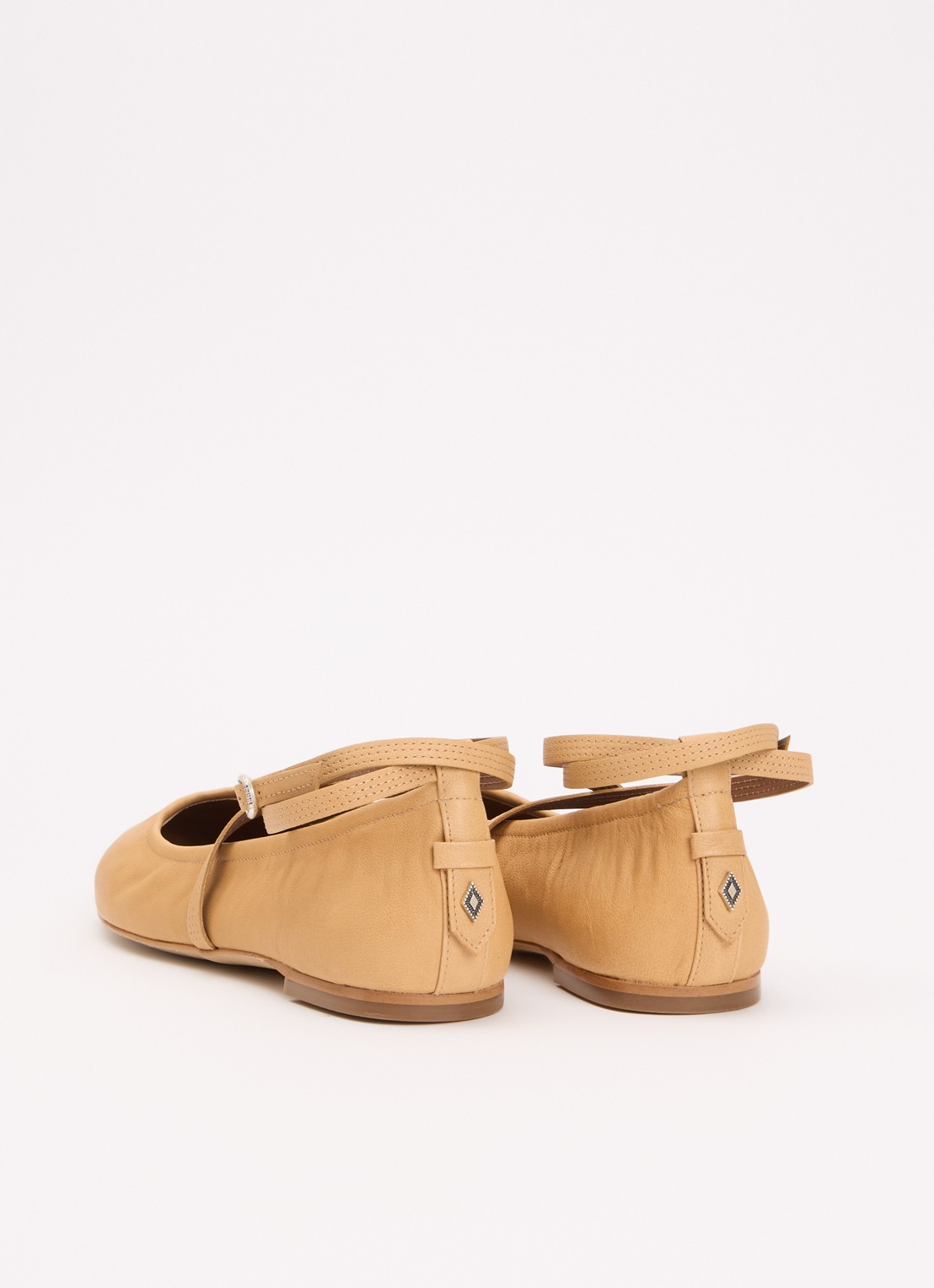 ba&sh Calda ballerina van lamsleer - achterkant 5 camel