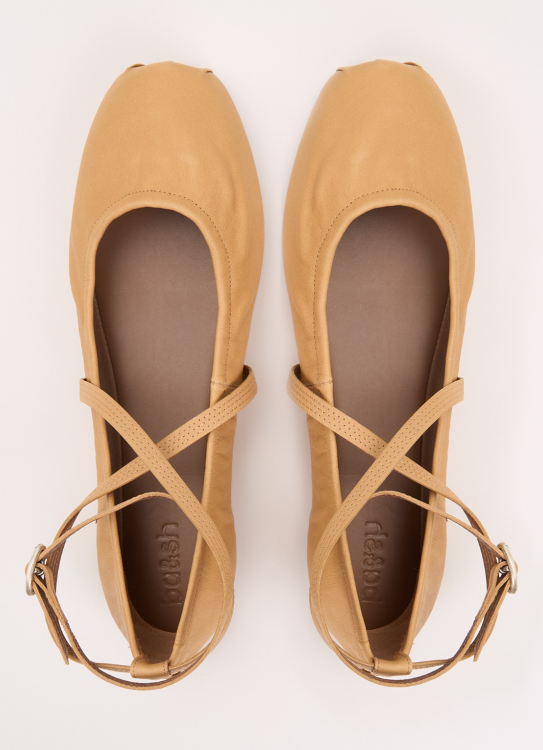 ba&sh Calda ballerina van lamsleer - detail 2 camel