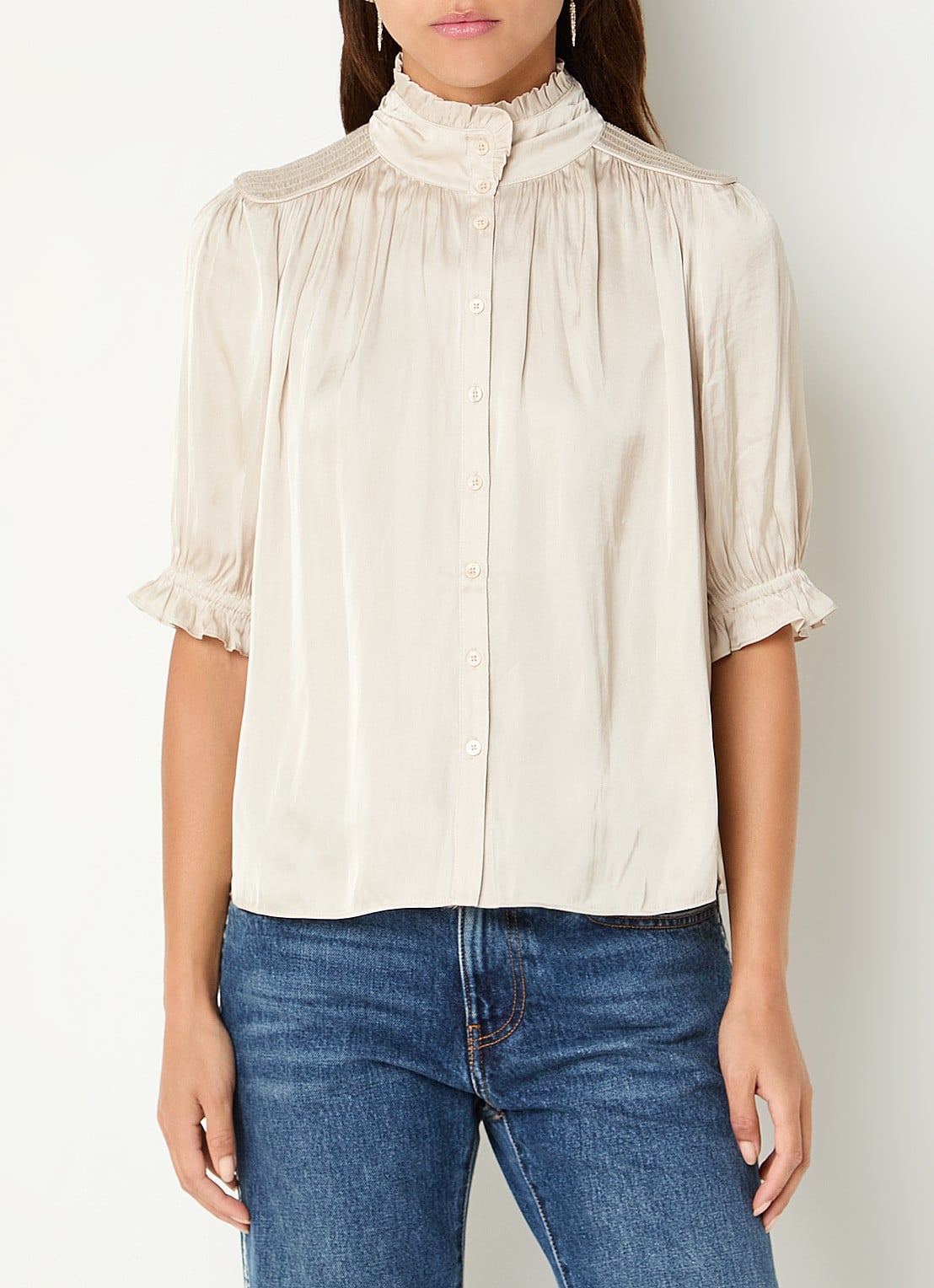ba&sh Camila blouse van satijn met ballonmouw - detail 2 beige