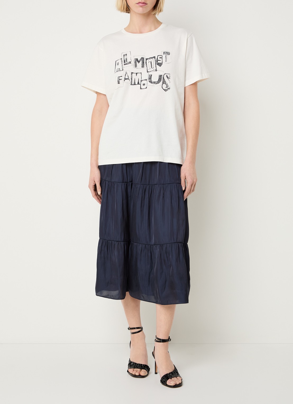 ba&sh Camyla midi rok van satijn - voorkant 3 donkerblauw