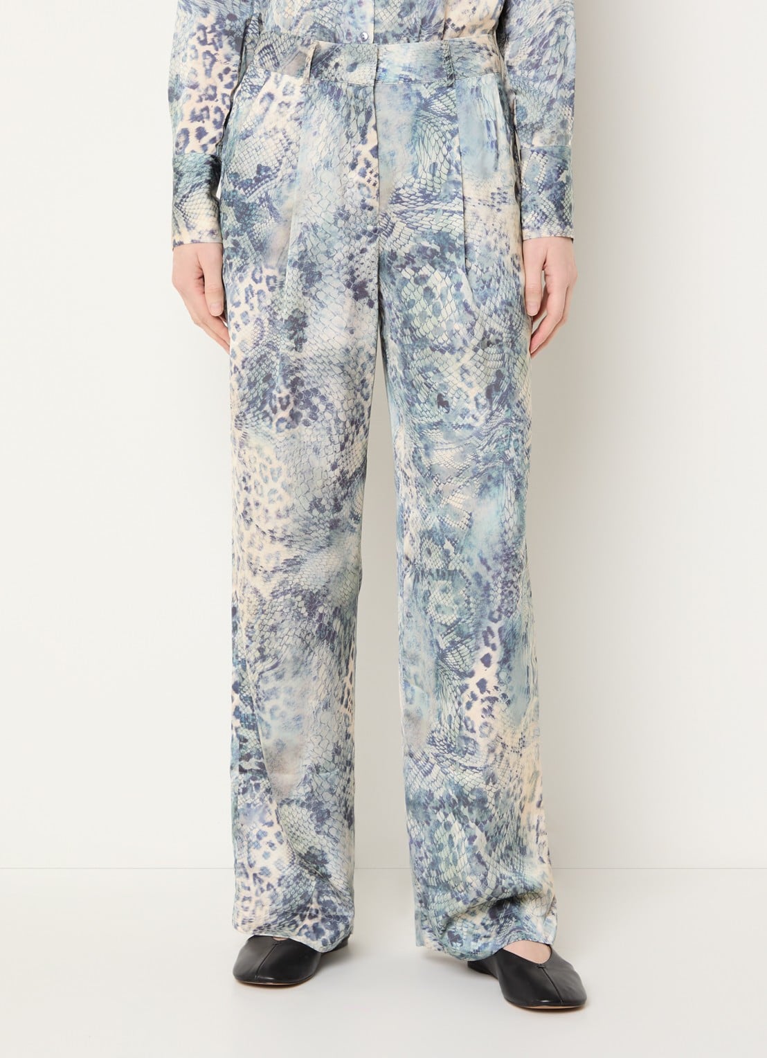 ba&sh Carrina high waist wide fit pantalon van satijn met print - detail 3 blauw