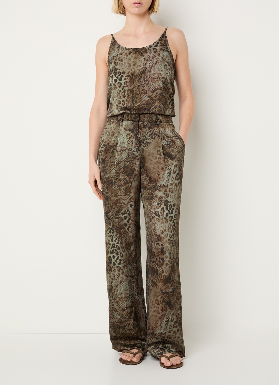 ba&sh Carrina high waist wide fit pantalon van satijn met print - voorkant 3 bruin