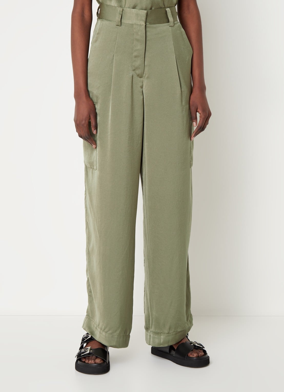 ba&sh Cary high waist loose fit broek van satijn met klepzakken - detail 4 bronsgroen