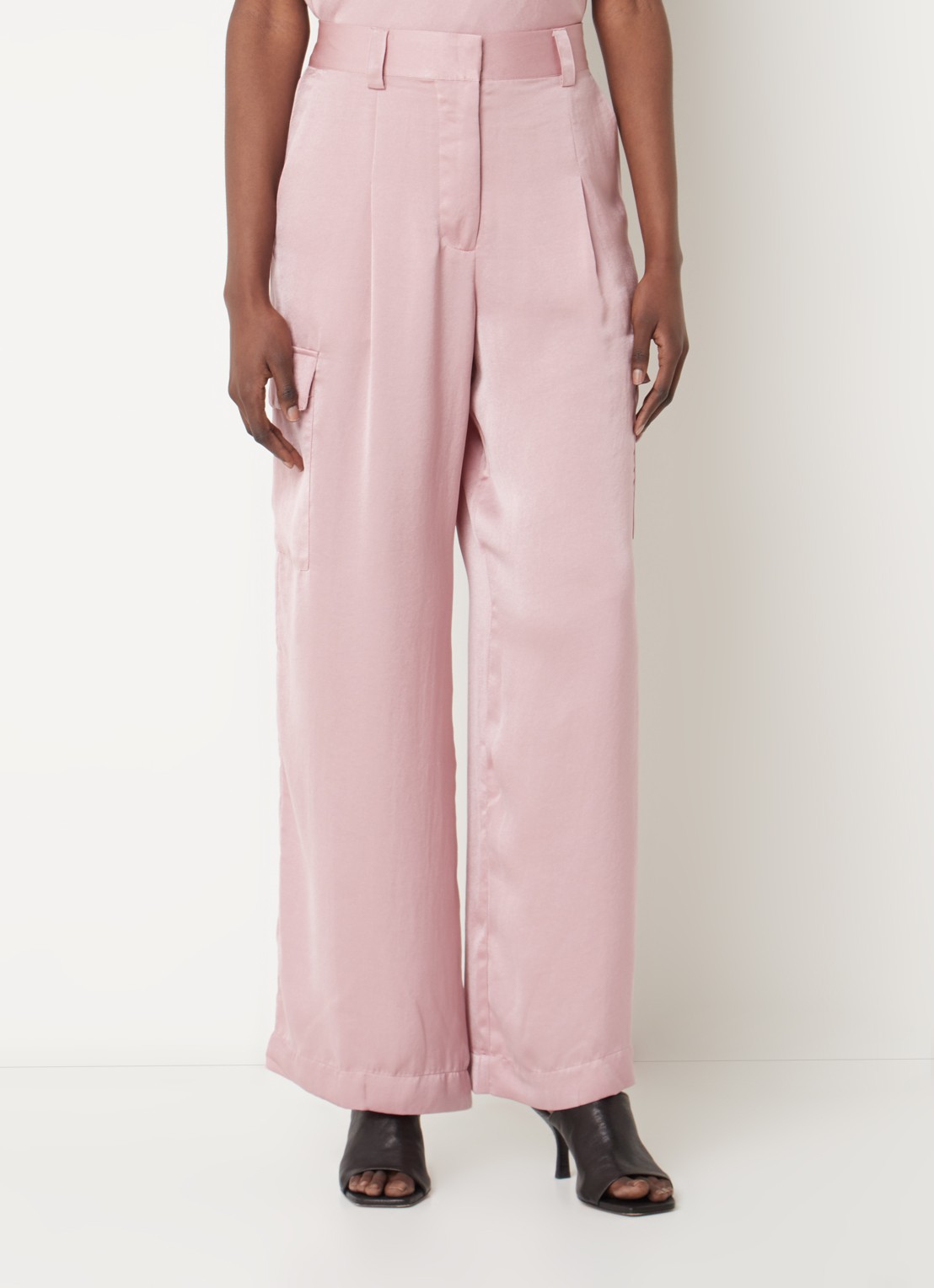 ba&sh Cary high waist loose fit broek van satijn met klepzakken - detail 3 oudroze