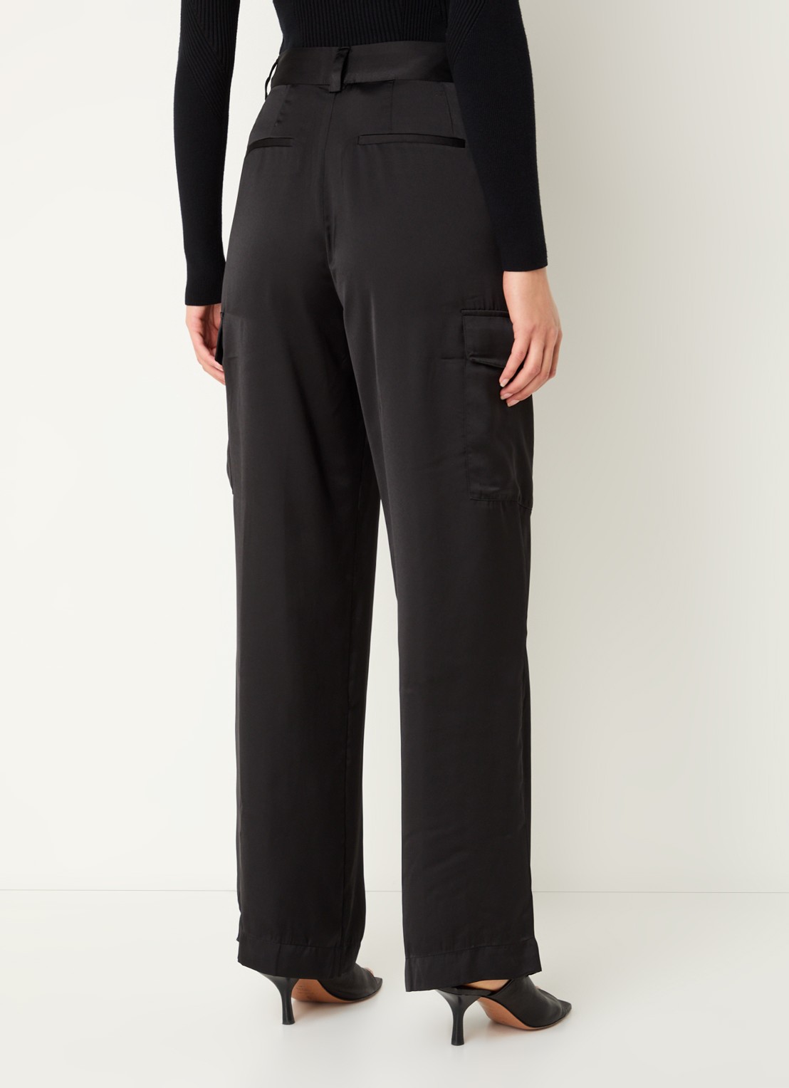 ba&sh Cary high waist loose fit broek van satijn met klepzakken - achterkant 5 zwart