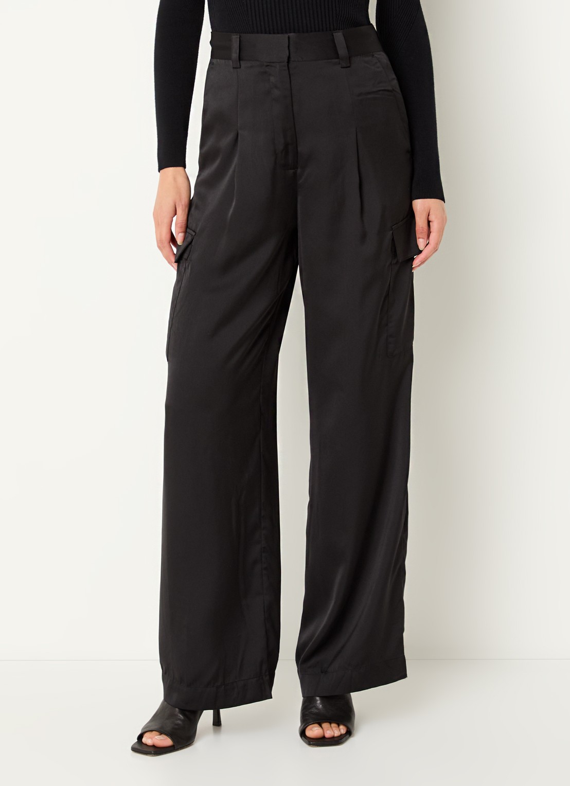 ba&sh Cary high waist loose fit broek van satijn met klepzakken - detail 3 zwart