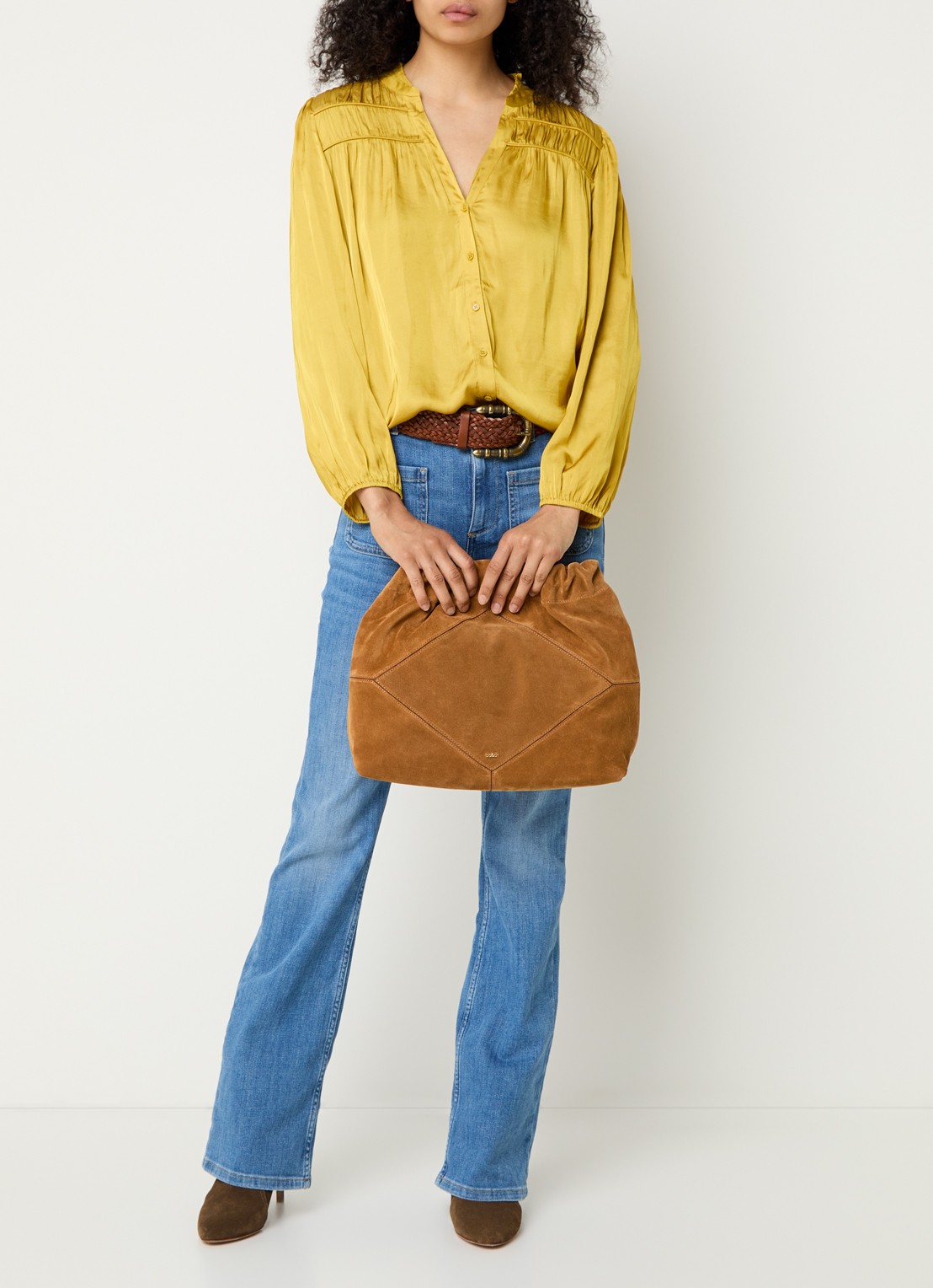 ba&sh Cessia blouse van satijn met ruches - voorkant 4 okergeel
