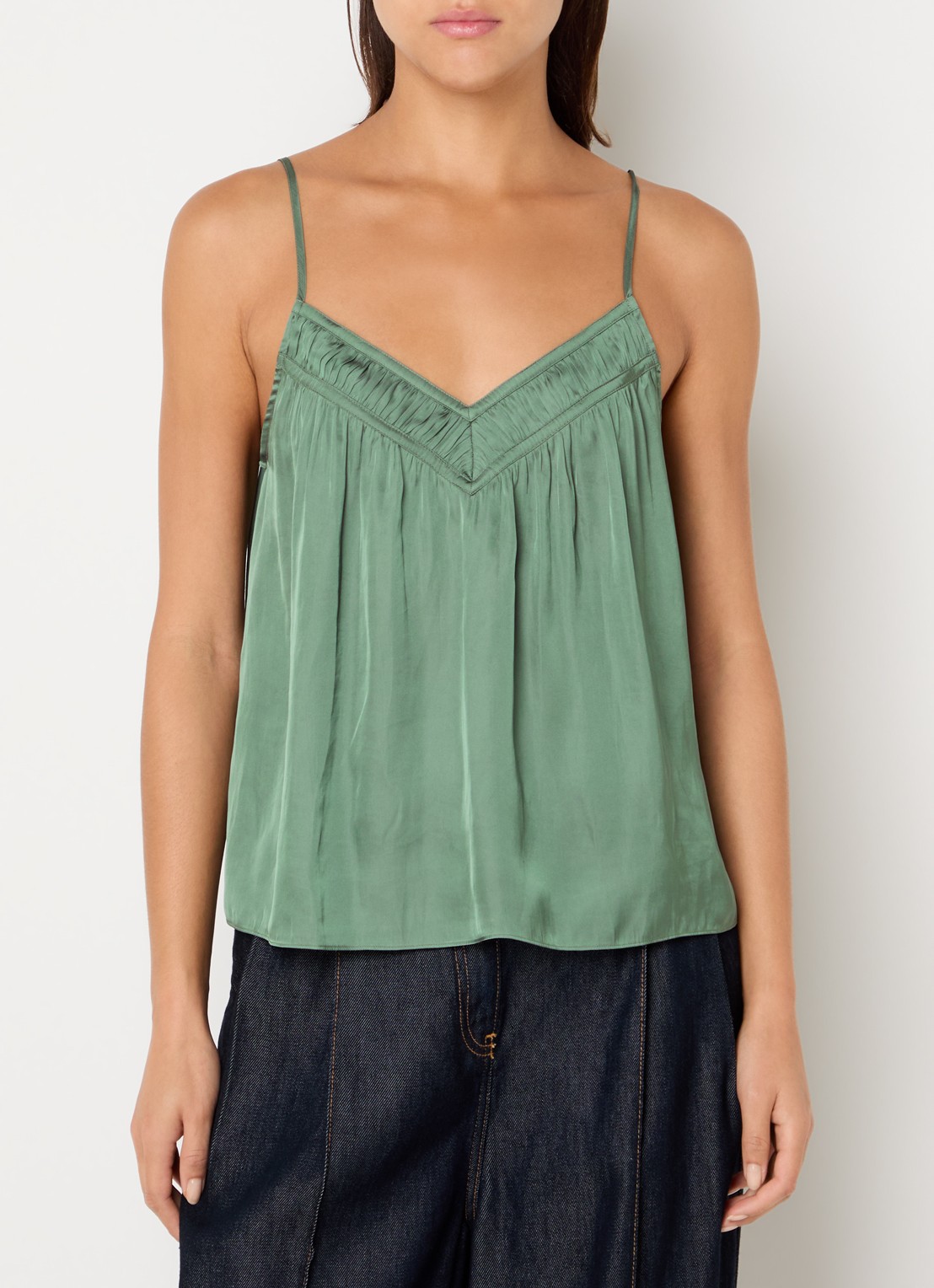 ba&sh Clovis top met spaghetti bandjes en glanzende finish  - detail khaki