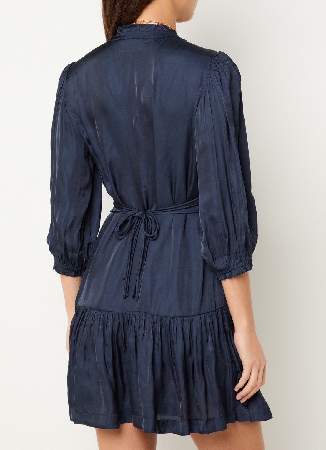 ba&sh Cyrilia mini tuniekjurk van satijn met smockwerk - achterkant 3 donkerblauw