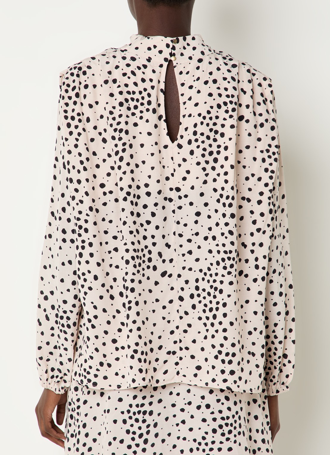 ba&sh Delphine top met stippenprint en asymmetrisch detail - achterkant 2 gebroken wit