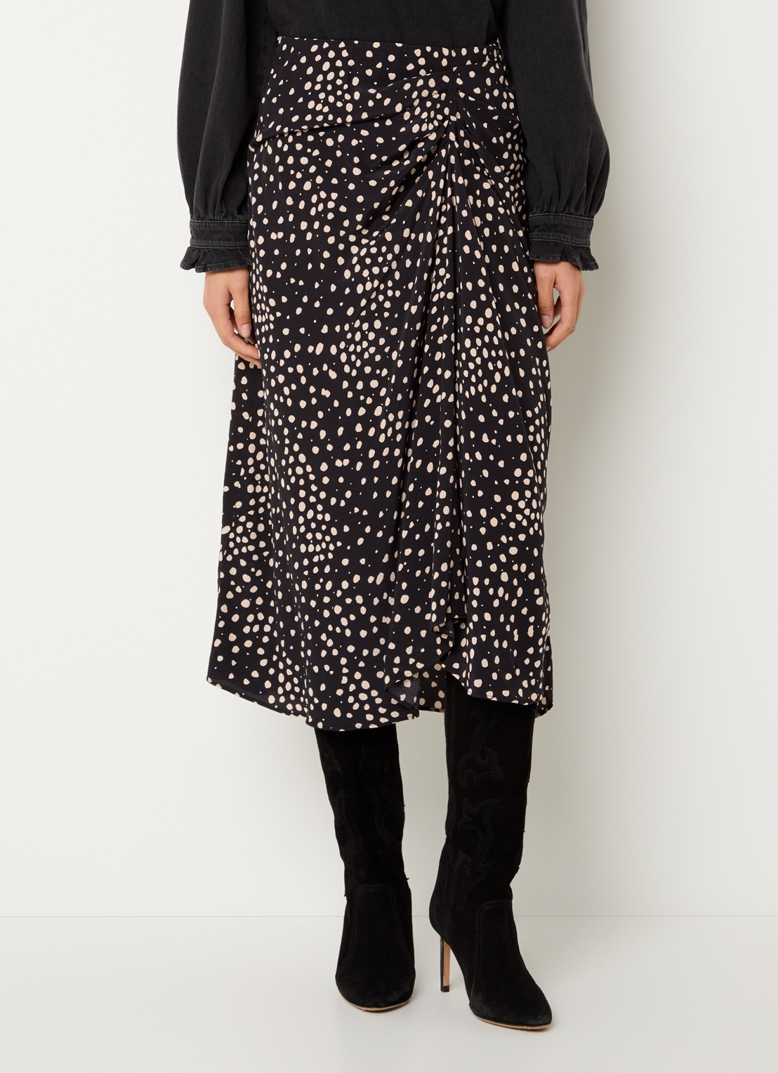 ba&sh Dopera midi rok met stippenprint en asymmetrisch detail - detail 2 zwart