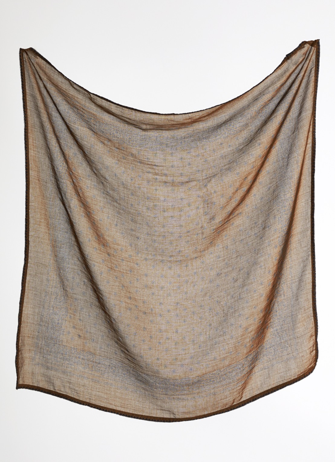 ba&sh Fary sjaal met paisley dessin 90 x 90 cm - detail khaki