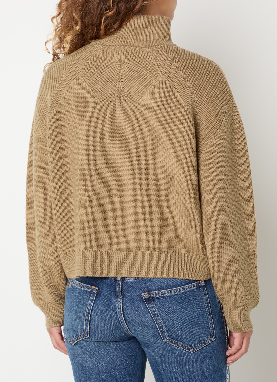 ba&sh Fijngebreide pullover van wol met opstaande kraag - achterkant camel