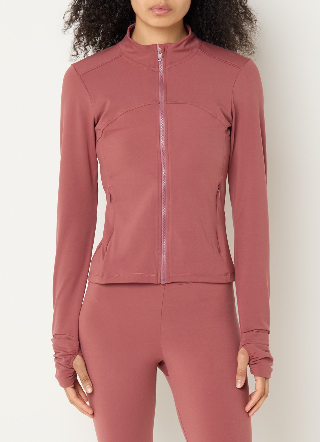 ba&sh Gladys sweatvest met ritszakken - detail 2 donkerroze