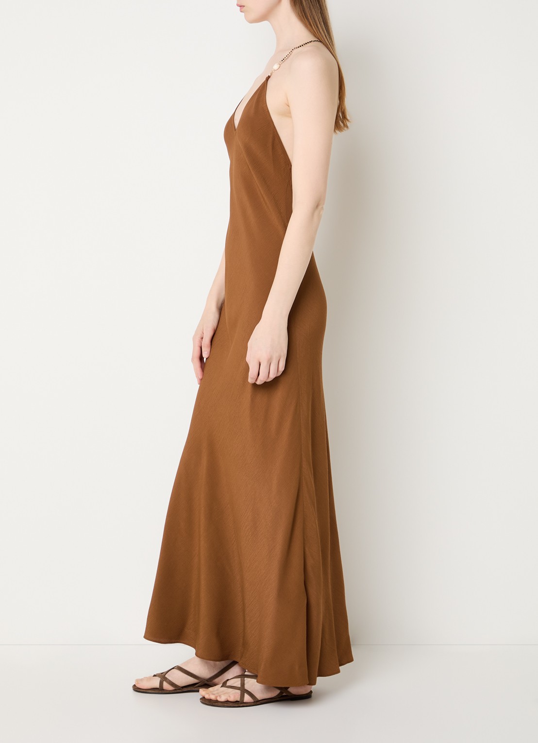 ba&sh Hany maxi jurk met een rugdecolleté en kralendecoratie  - achterkant hazelnootbruin