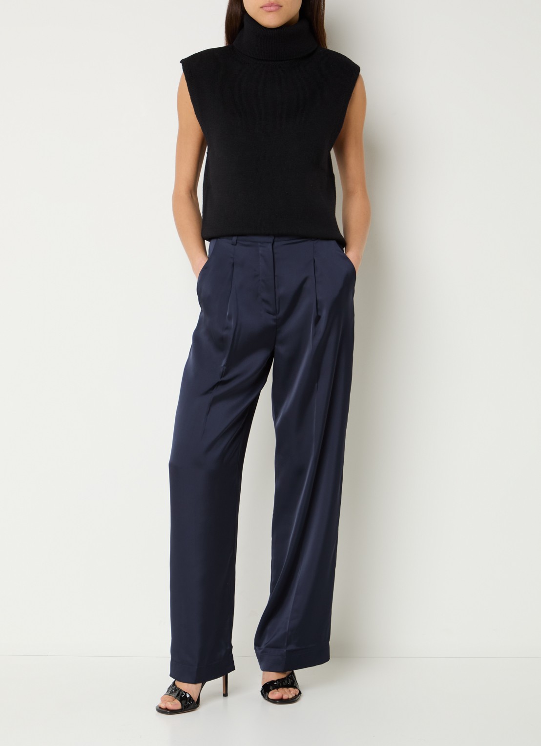 ba&sh High waist wide fit pantalon van satijn met steekzakken - voorkant 3 donkerblauw
