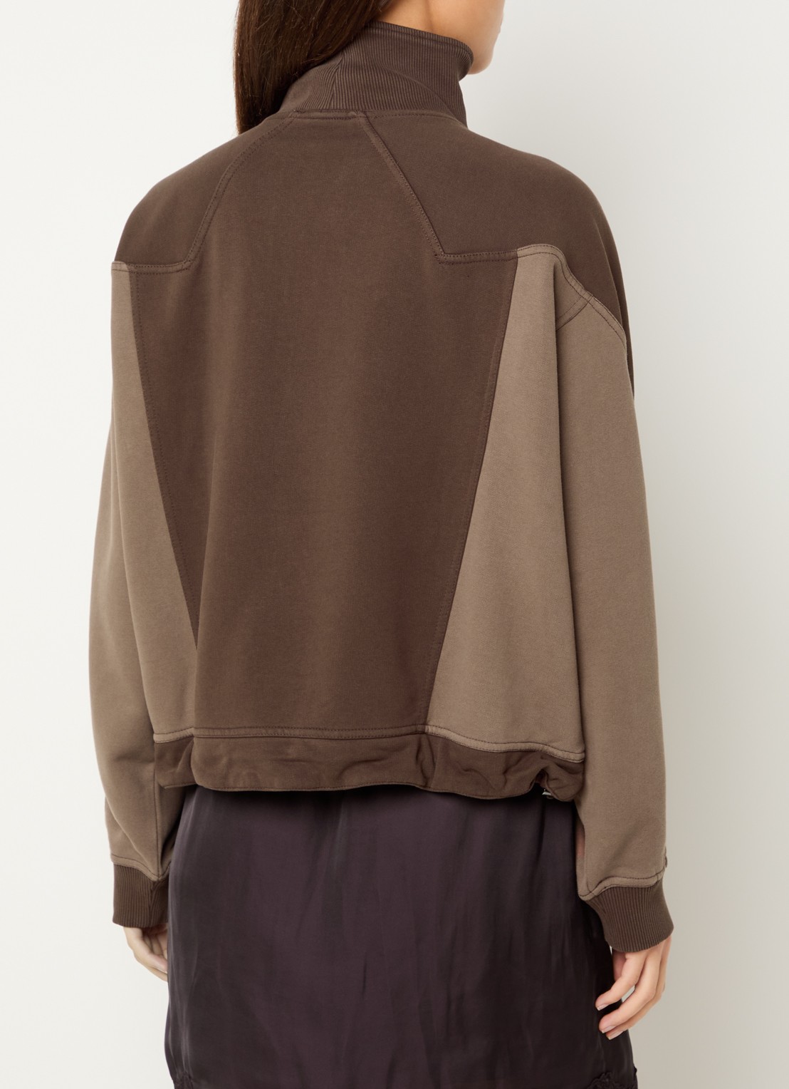 ba&sh Jessy sweater met steekzakken en logoborduring - achterkant chocoladebruin