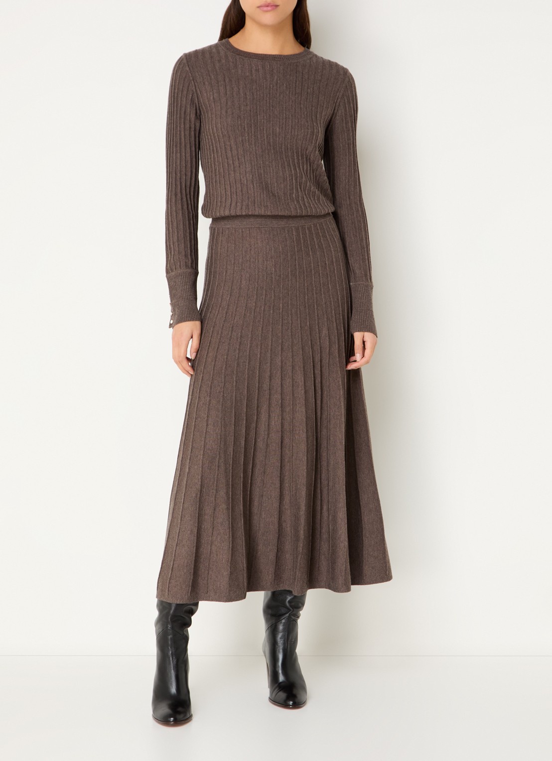 ba&sh Jinie ribgebreide longsleeve in wolblend - voorkant 2 chocoladebruin