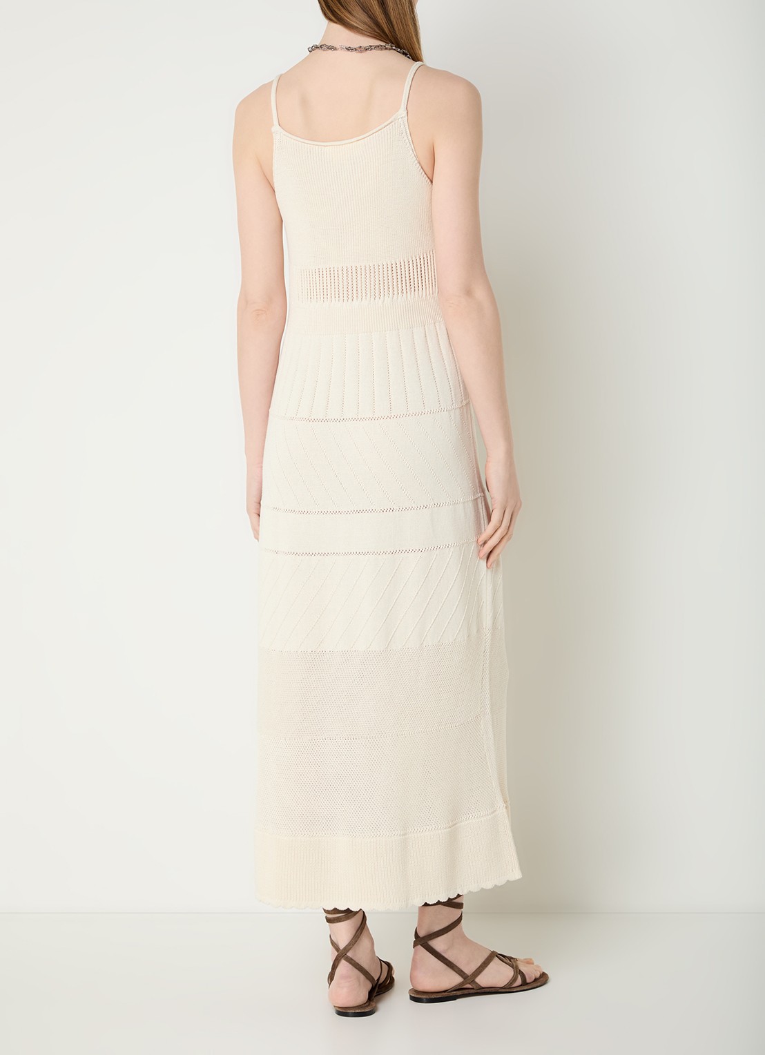 ba&sh Joelle ribgebreide midi jurk met V-hals - achterkant beige