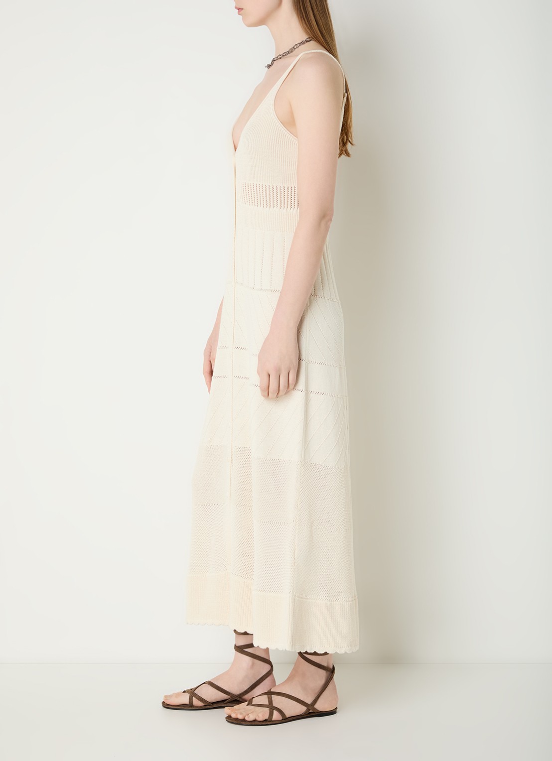 ba&sh Joelle ribgebreide midi jurk met V-hals - voorkant 3 beige