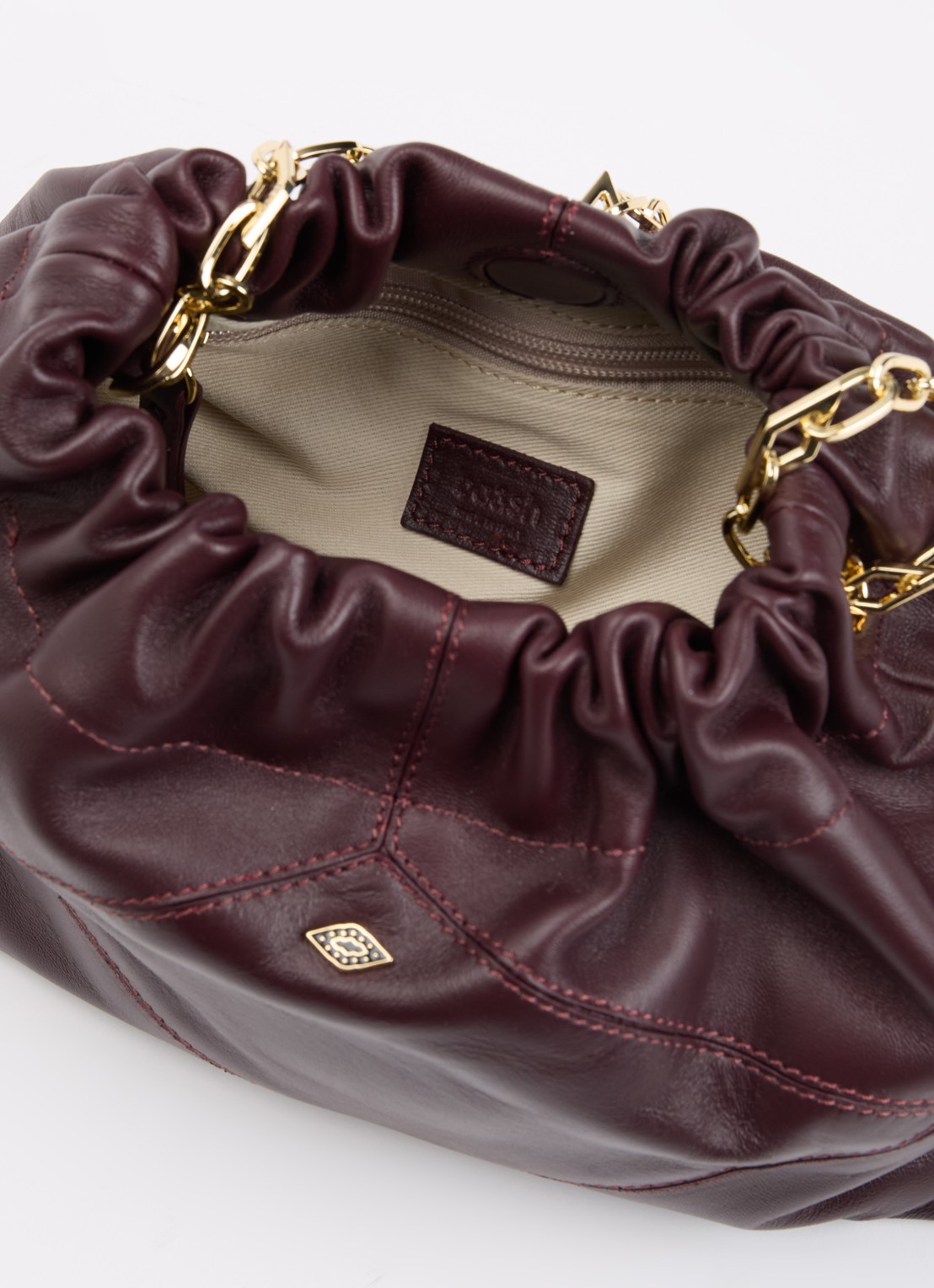 ba&sh June crossbodytas van leer - detail 2 aubergine
