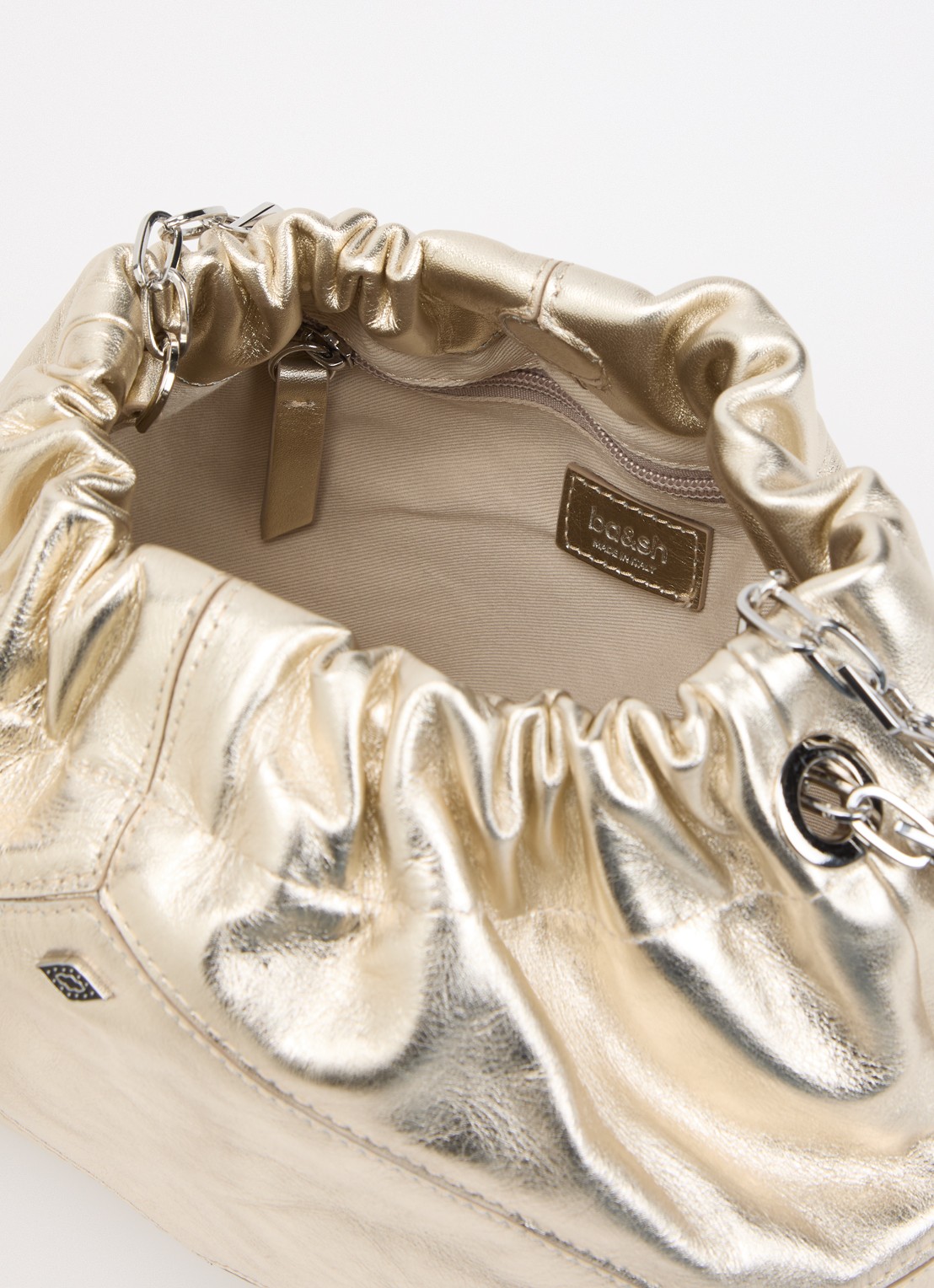 ba&sh June mini schoudertas van lamsleer - detail 3 ivoor