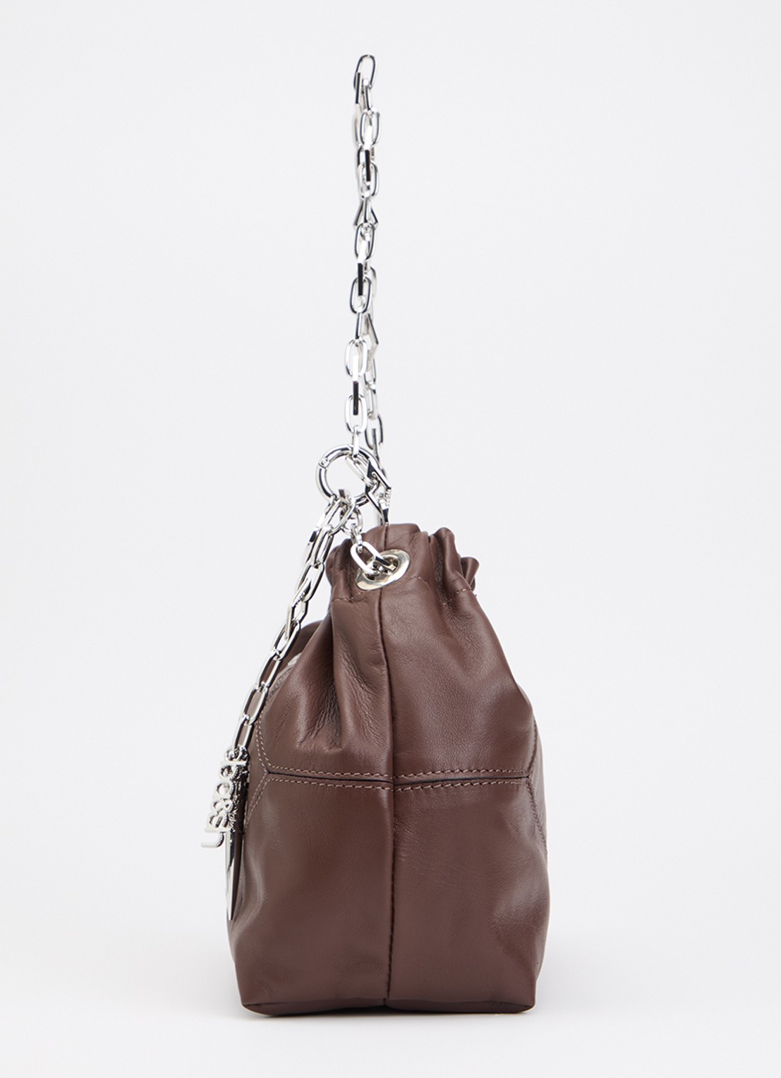 ba&sh June schoudertas van lamsleer met afneembare schouderriem - detail 3 chocoladebruin
