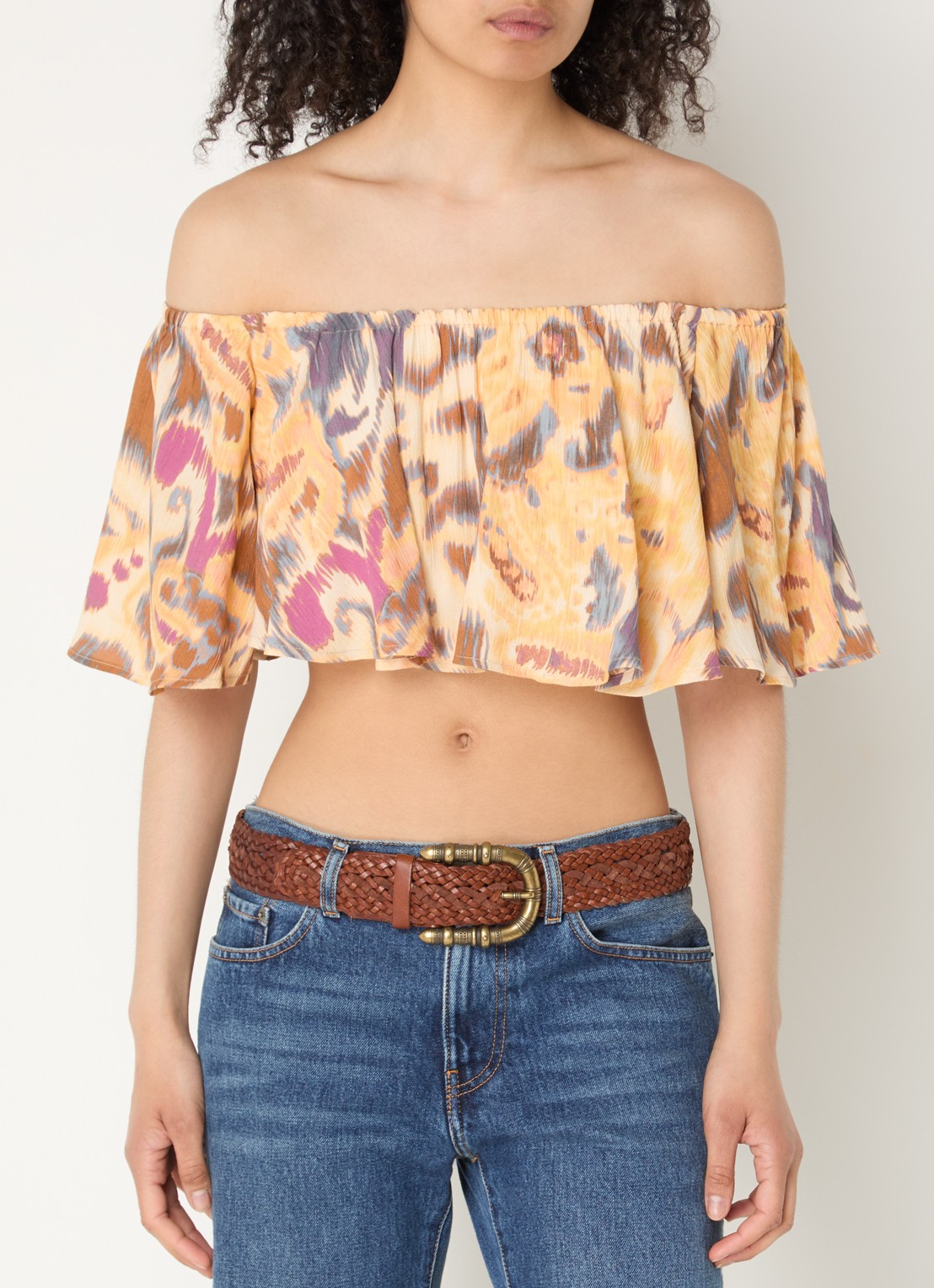 ba&sh Manthea cropped off shoulder top met print - detail 2 okergeel