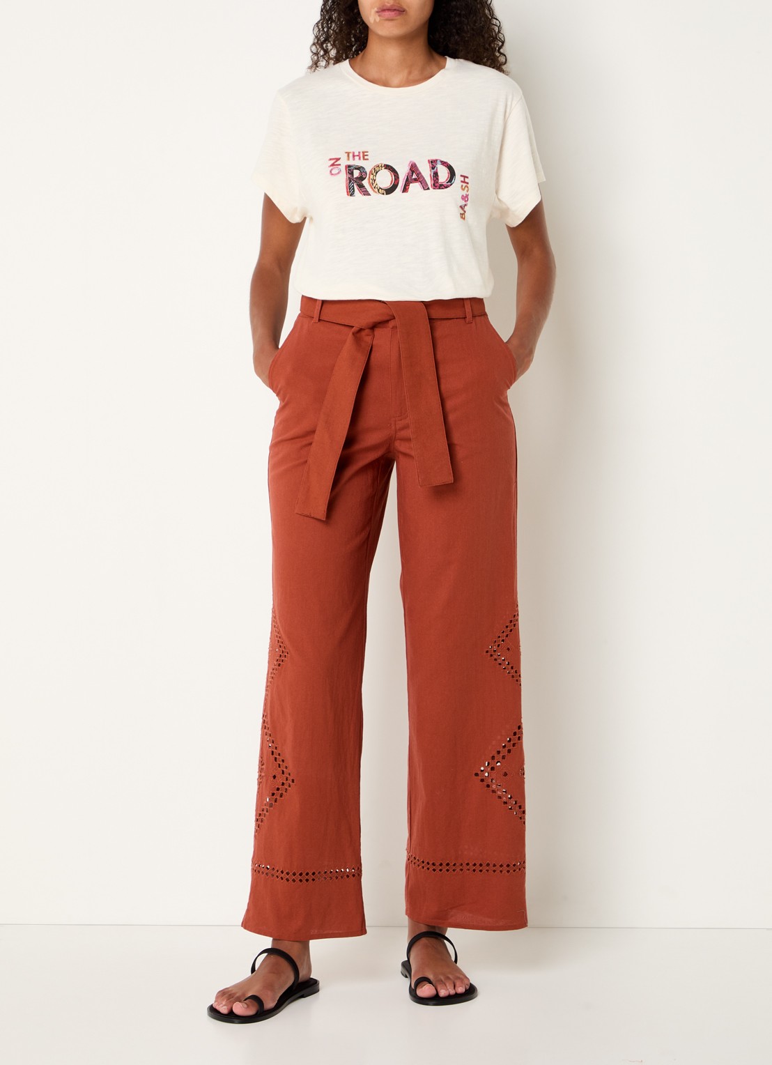 ba&sh Marlon high waist loose fit pantalon met opengewerkt detail - voorkant 3 oranjebruin