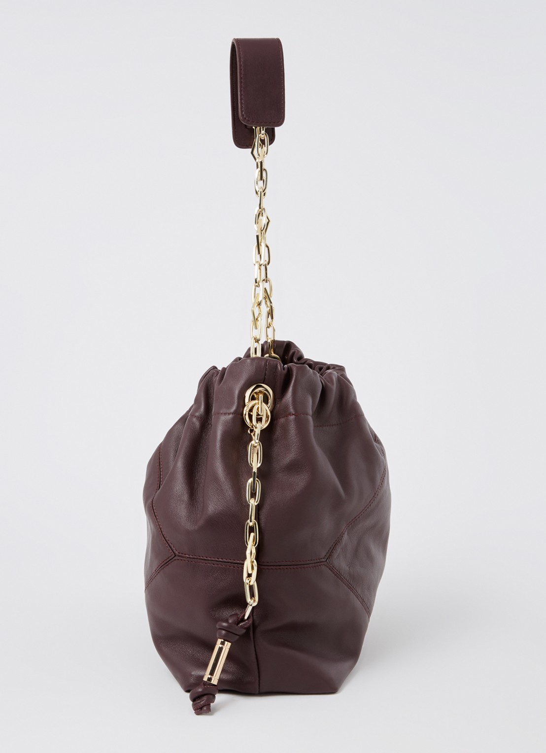 ba&sh Medium schoudertas van lamsleer - detail 2 aubergine