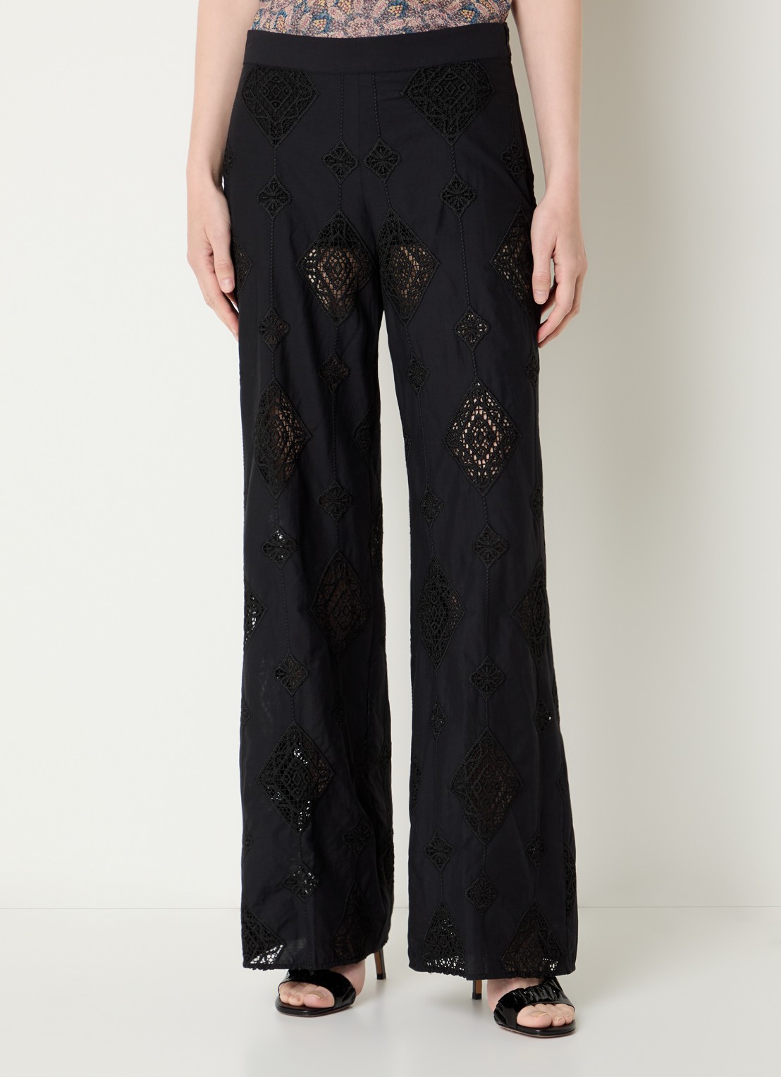 ba&sh Mike low waist straight fit broek met broderie - detail 4 zwart