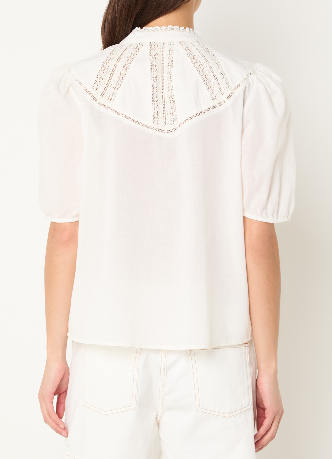 ba&sh Nella blouse met broderie en pofmouw - achterkant gebroken wit