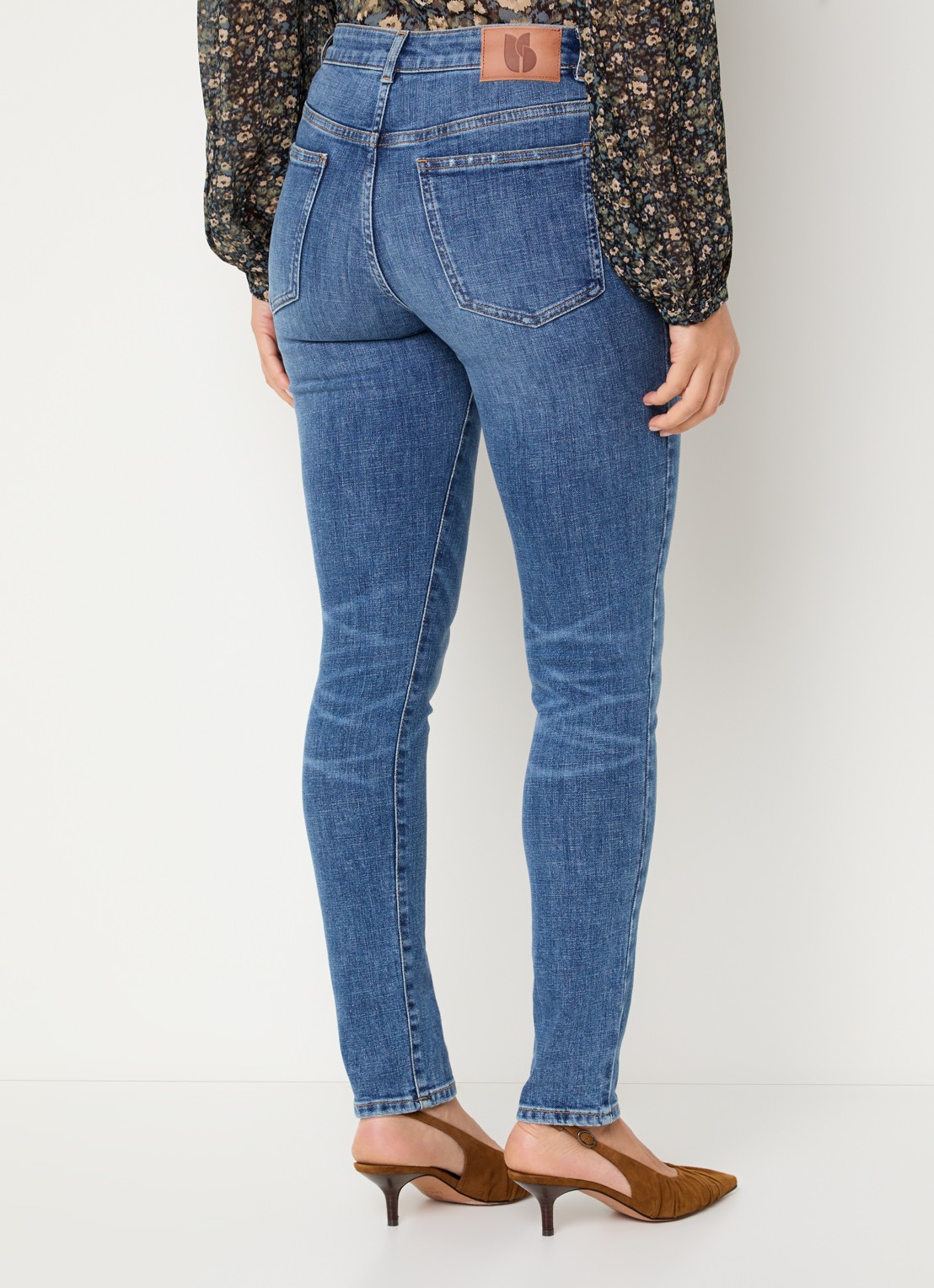 ba&sh Niko mid waist skinny jeans met medium wassing - achterkant 3 indigo