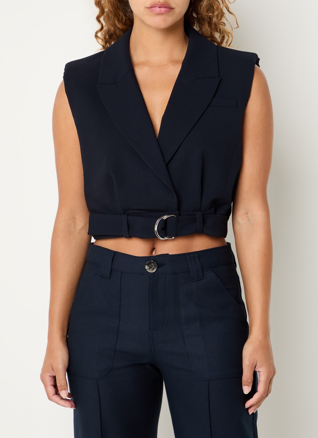 ba&sh Nova cropped gilet met schoudervulling - detail 4 donkerblauw