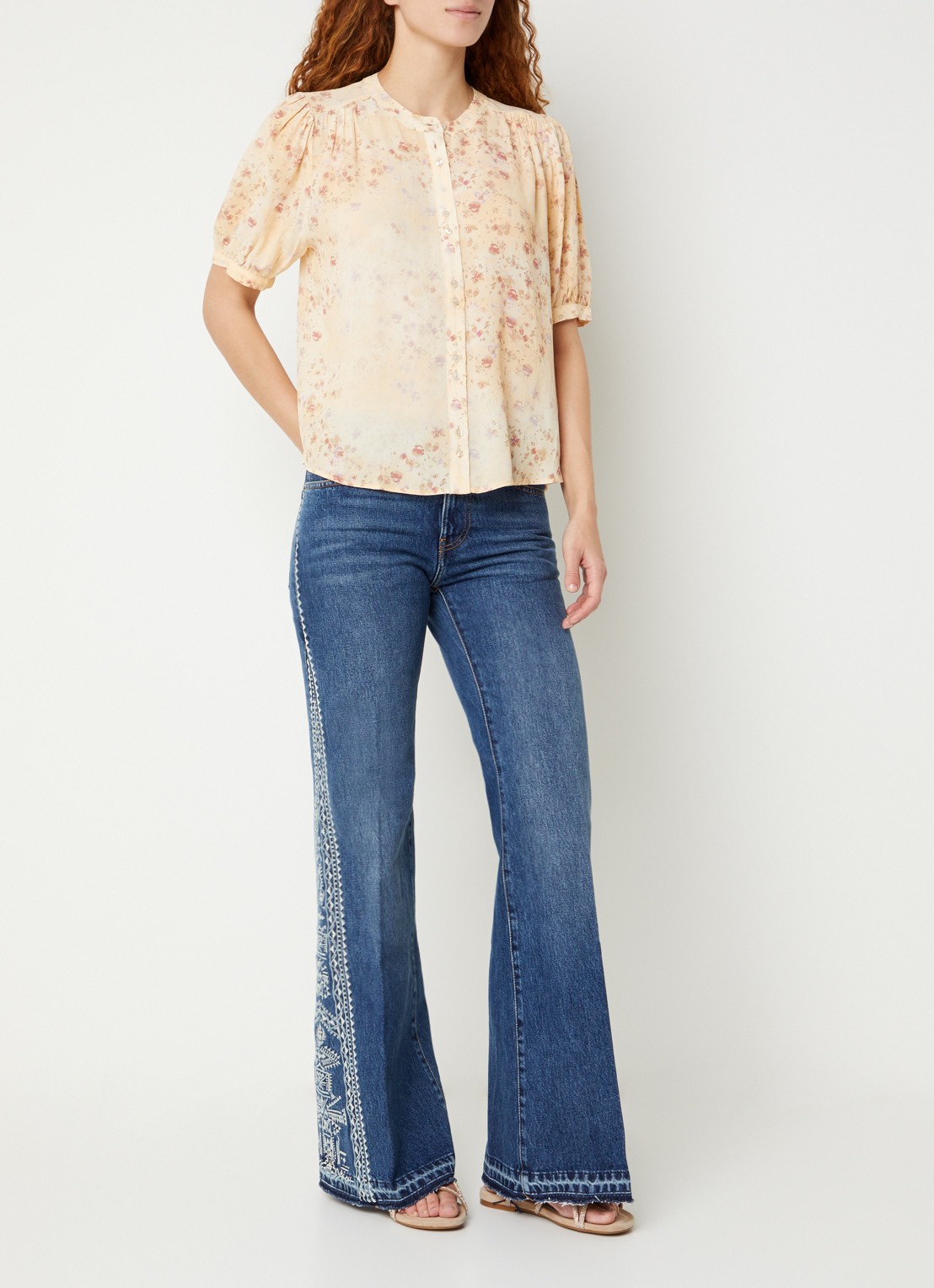 ba&sh Novella blouse met bloemenprint  - voorkant 2 vanillegeel
