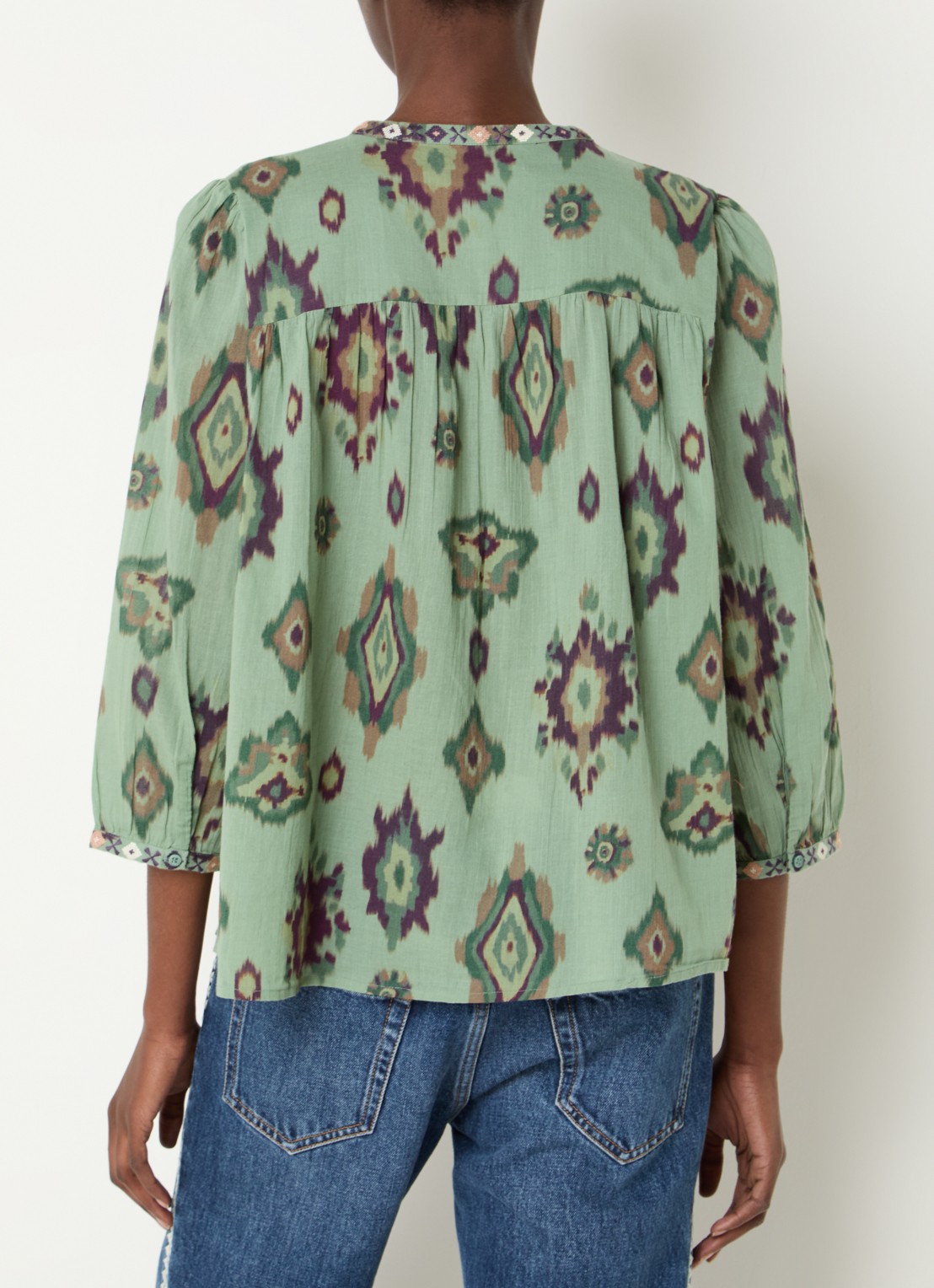 ba&sh Odelie blouse met print - achterkant 3 lichtgroen