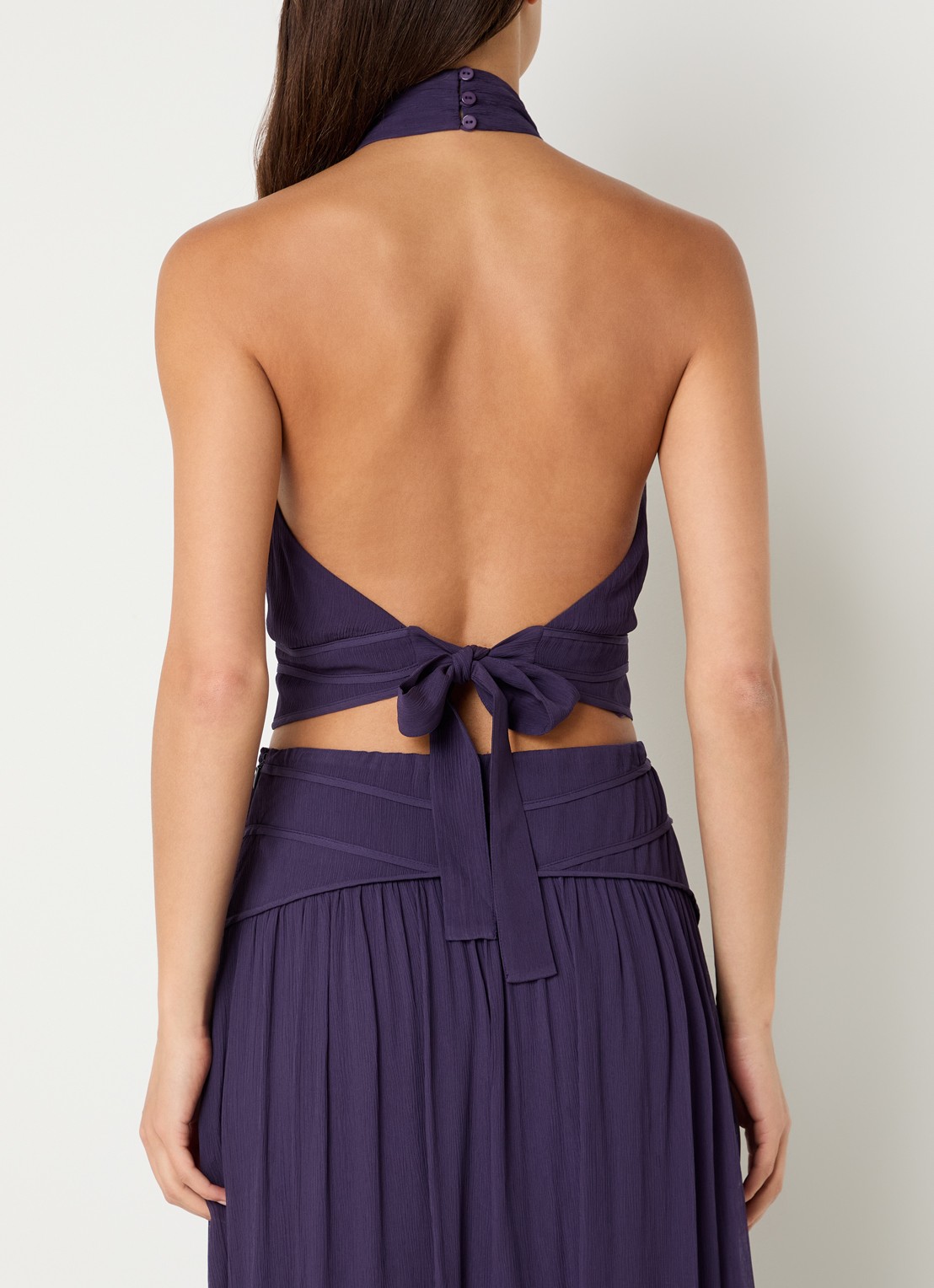 ba&sh Oia semi-transparante cropped haltertop van crepe met rugdecolleté - achterkant paars
