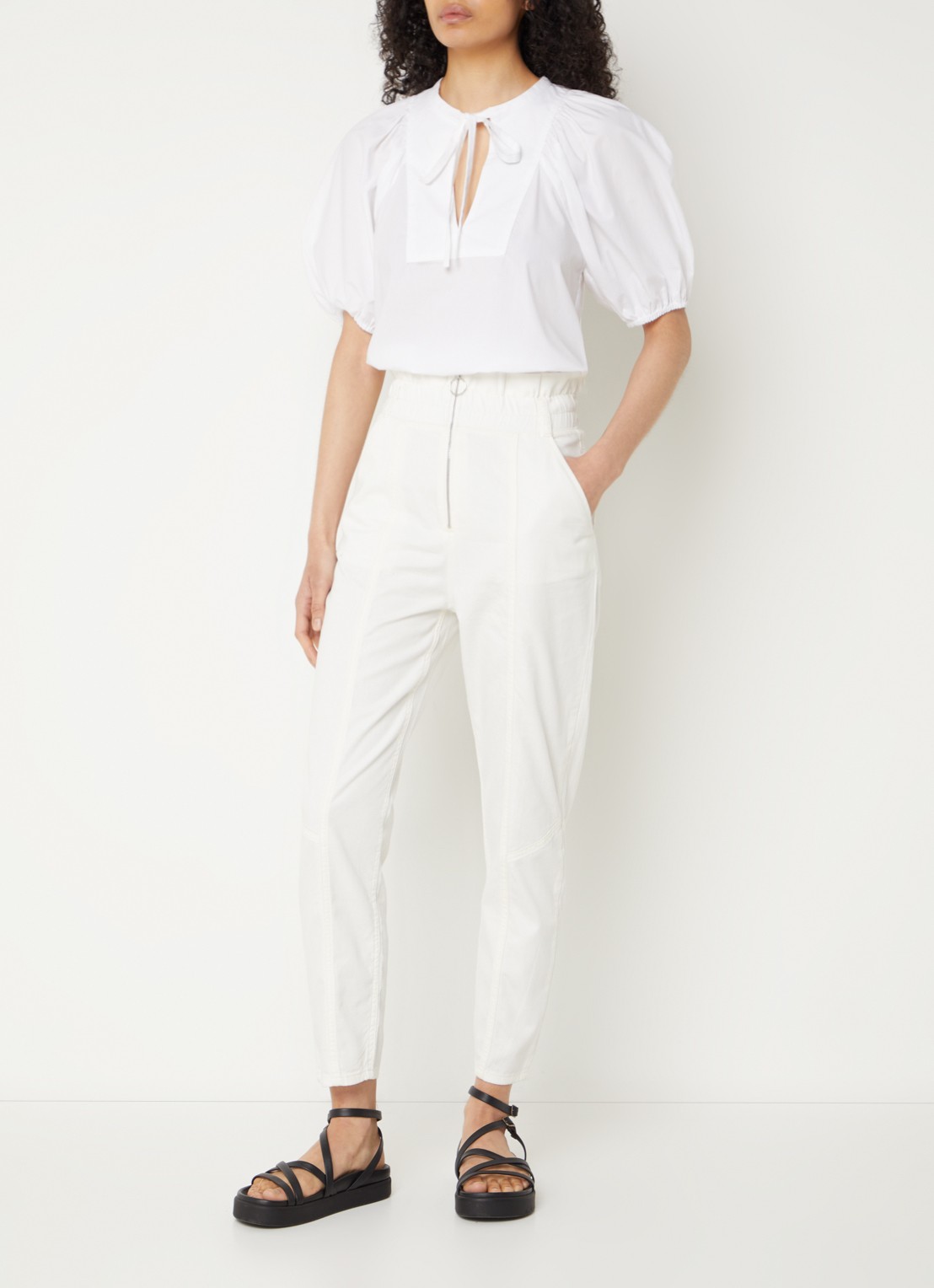 ba&sh Omny high waist cropped tapered fit jeans met stretch - voorkant 4 gebroken wit