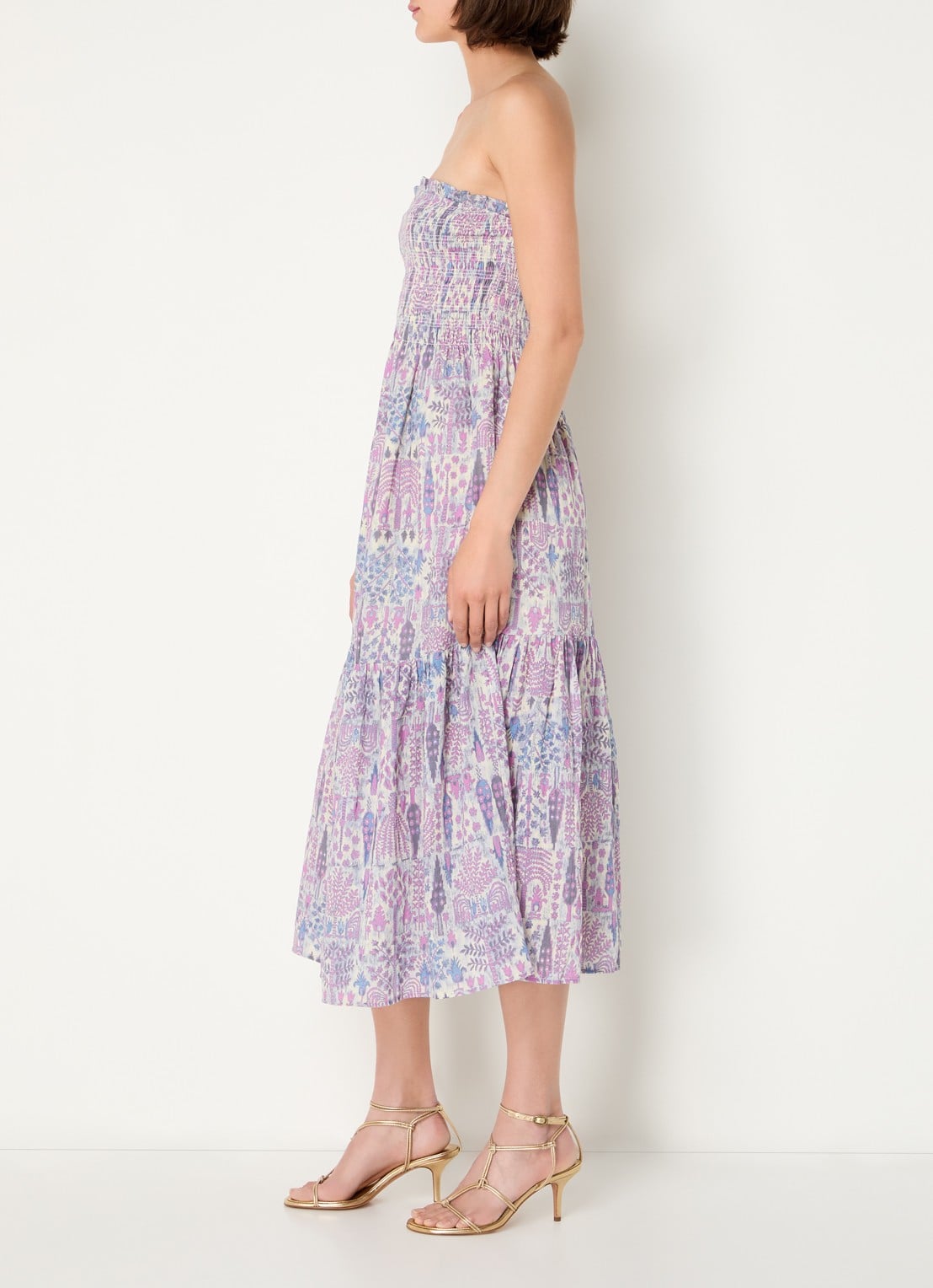 ba&sh Piala off shoulder midi jurk met bladprint en smockwerk - voorkant 3 roze