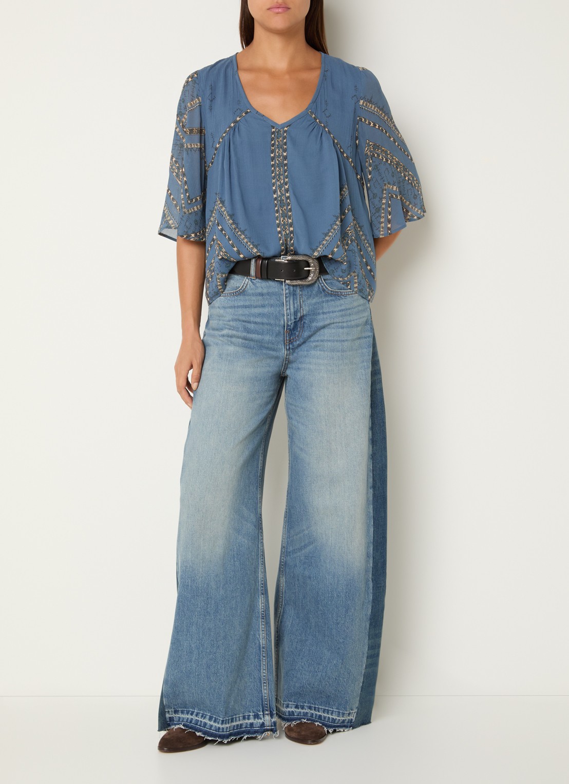 ba&sh Placido blouse met v-hals  - voorkant 2 blauw