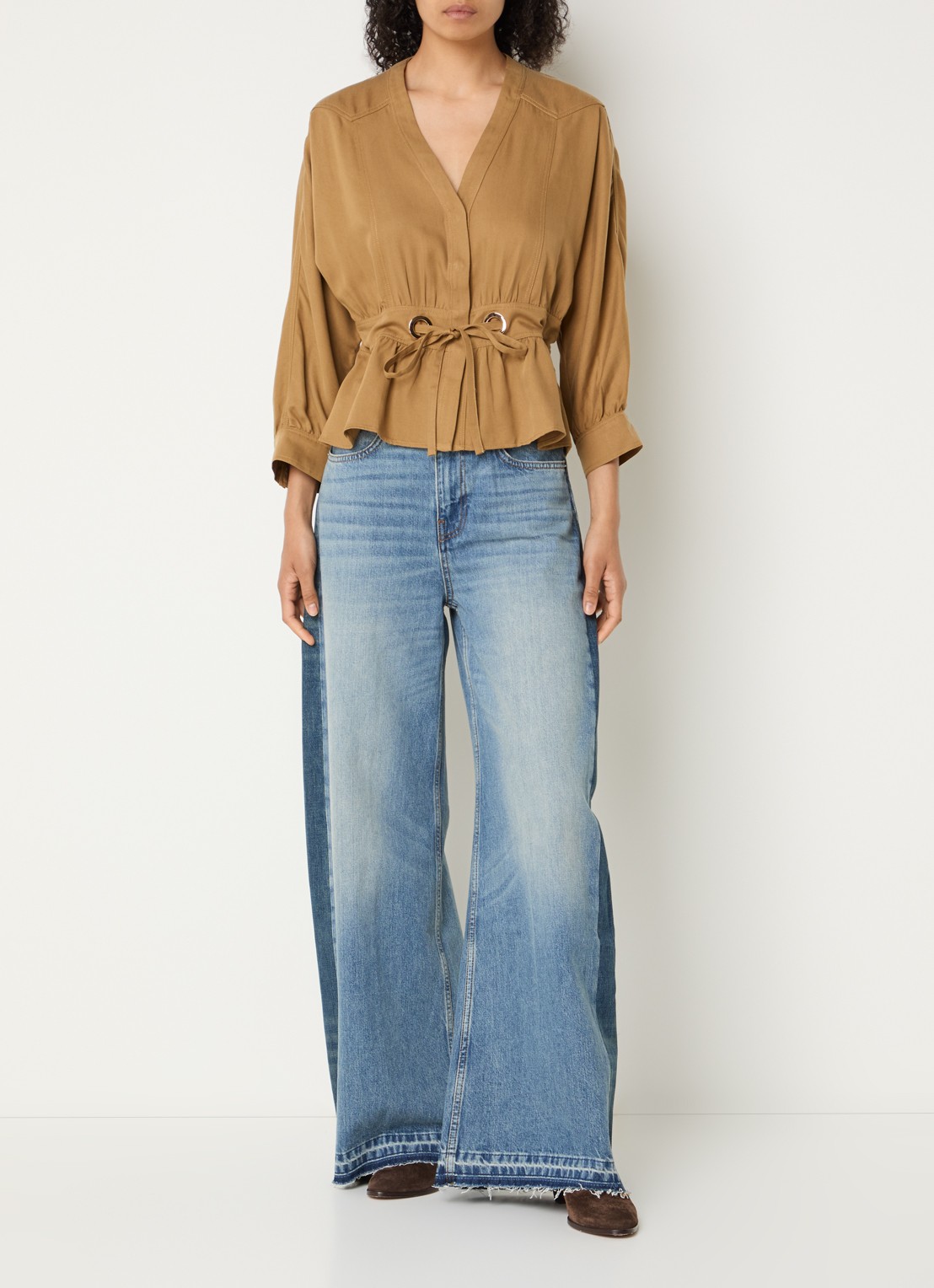 ba&sh Precilia blouse met strikceintuur - voorkant 4 camel