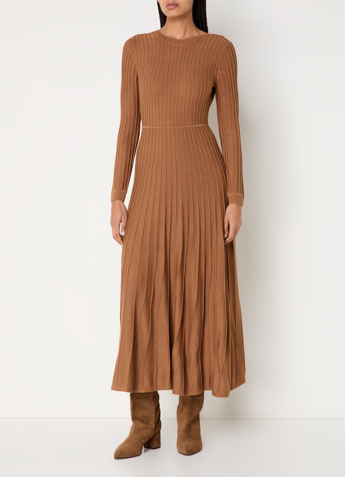 ba&sh Ribgebreide midi jurk in wolblend - detail 2 cognac