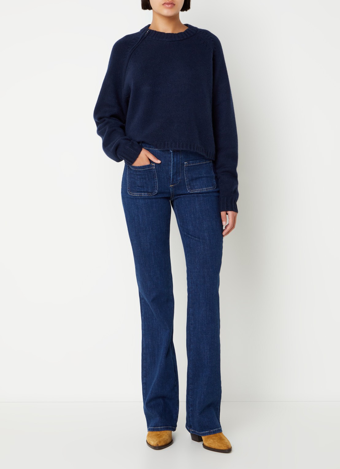 ba&sh Ross mid waist bootcut jeans met donkere wassing - voorkant 4 indigo