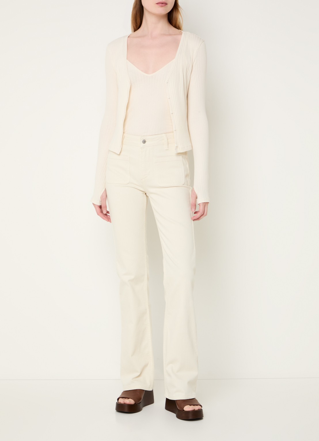 ba&sh Ross mid waist flared jeans met gekleurde wassing - voorkant 4 creme
