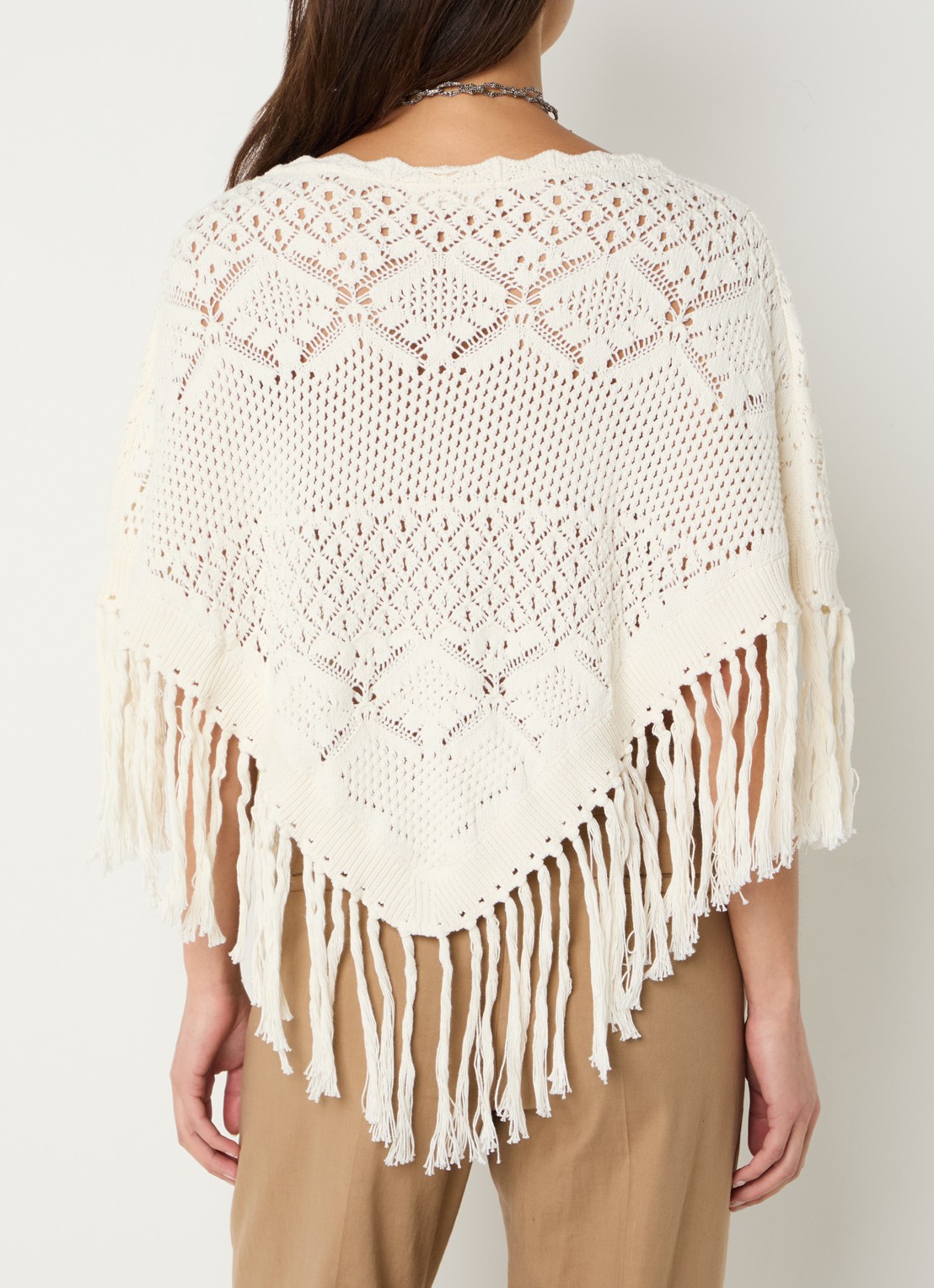 ba&sh Sandy grofgebreide poncho met broderie - achterkant 3 gebroken wit