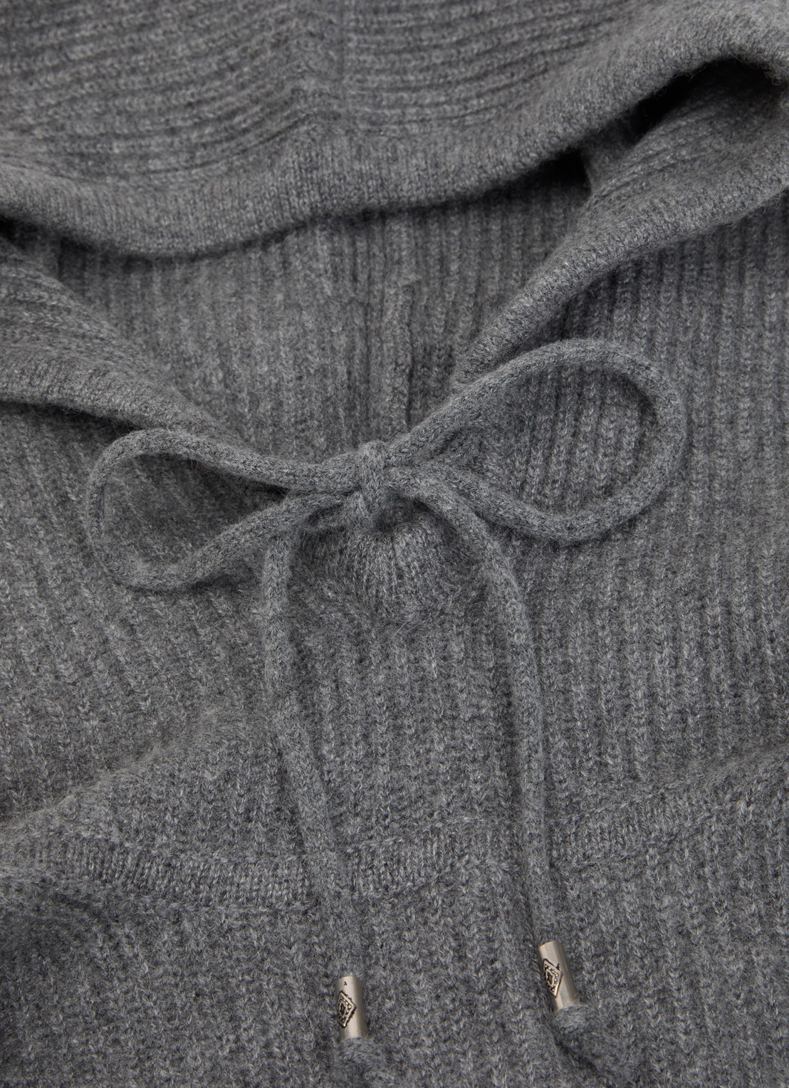 ba&sh Sjaal met capuchon - detail 2 grijs