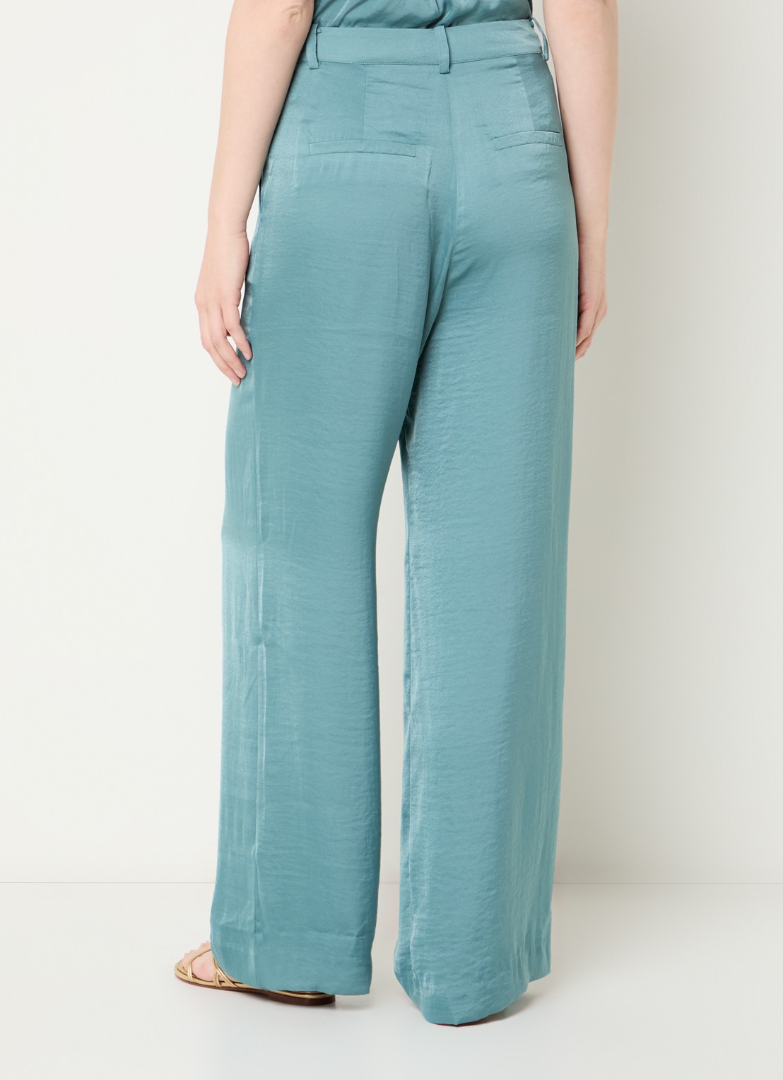 ba&sh Solveig high waist wide fit pantalon van satijn met steekzakken - achterkant zeegroen