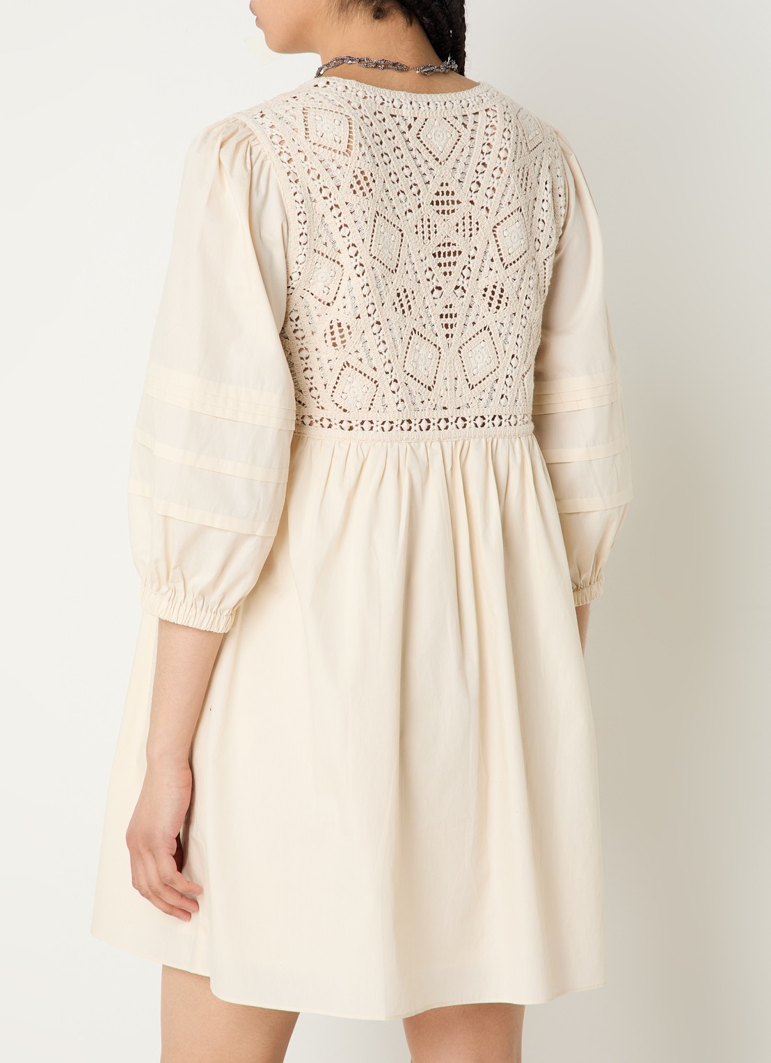 ba&sh Sonia mini jurk met opengewerkt dessin - achterkant 4 creme
